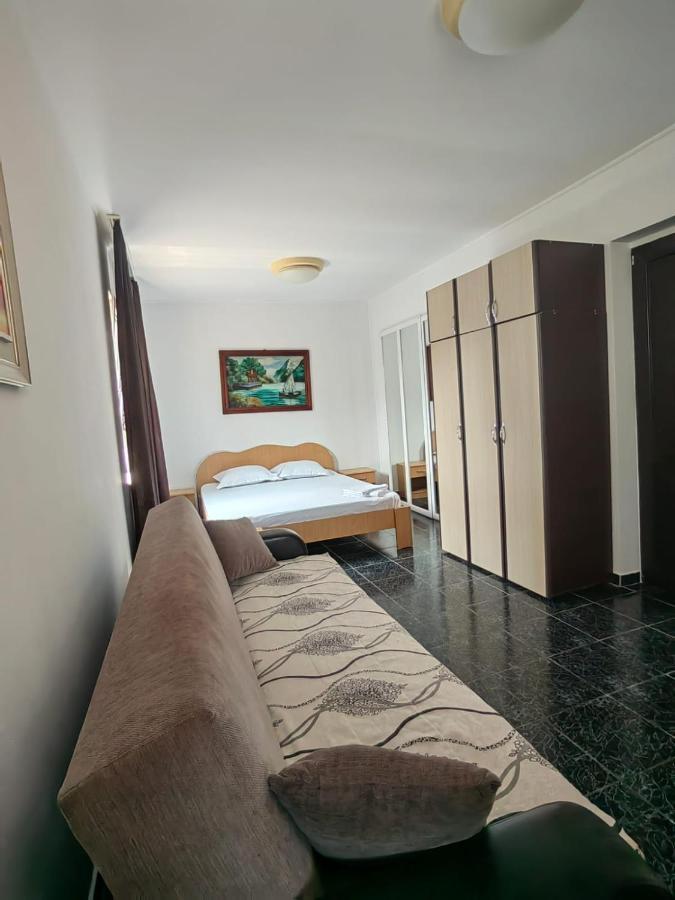 Casa Alexandru Hotell Două Mai Eksteriør bilde