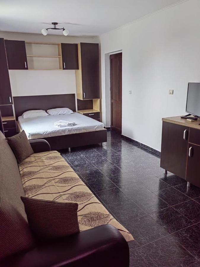 Casa Alexandru Hotell Două Mai Eksteriør bilde