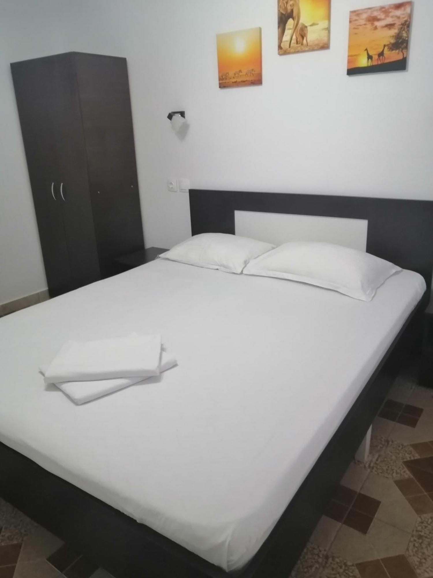 Casa Alexandru Hotell Două Mai Eksteriør bilde