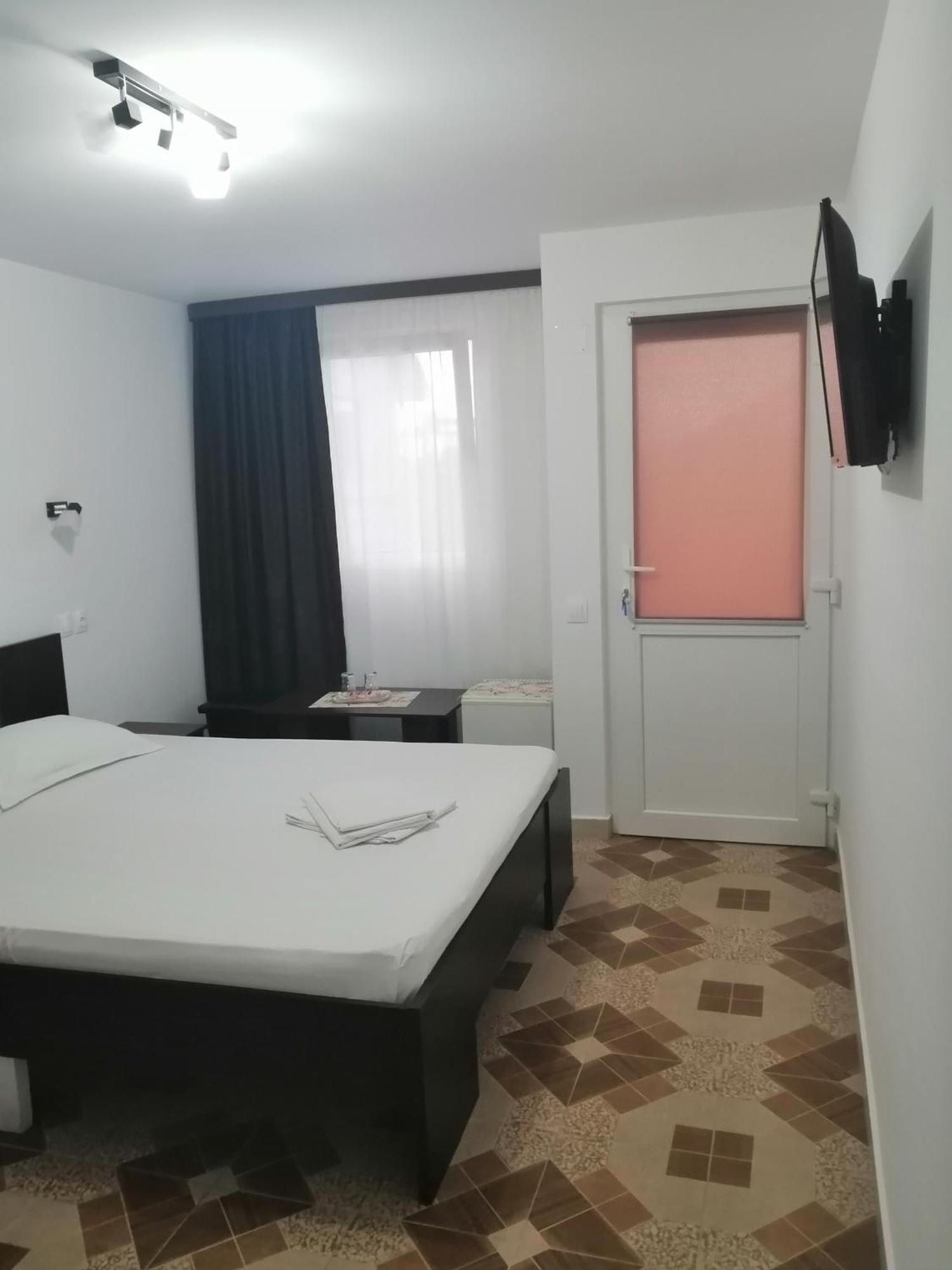 Casa Alexandru Hotell Două Mai Eksteriør bilde
